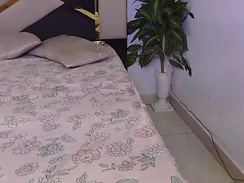 Lovelyy-couple online show from October 2025 09:17:01 AM