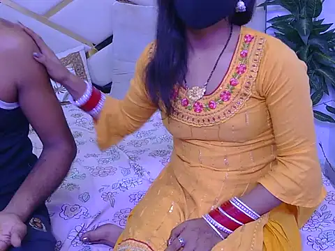 Snapshot of Lovelyy-couple chatting on October 2025 04:55:02 AM Lovelyy-couple online show from October 2025 04:55:02 AM