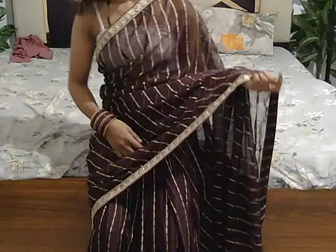 Snapshot of Lovelyy-couple chatting on September 2025 06:31:02 AM Lovelyy-couple online show from September 2025 06:31:02 AM