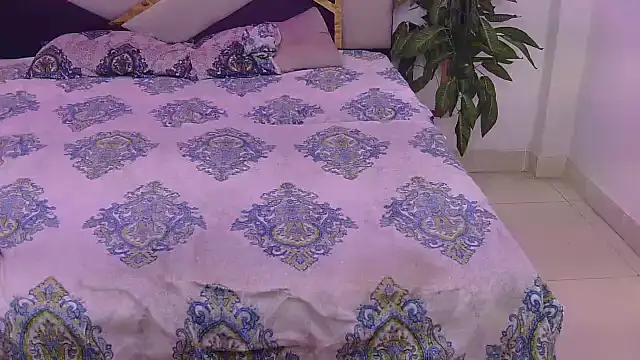 Lovelyy-couple online show from February 2026 04:41:01 PM