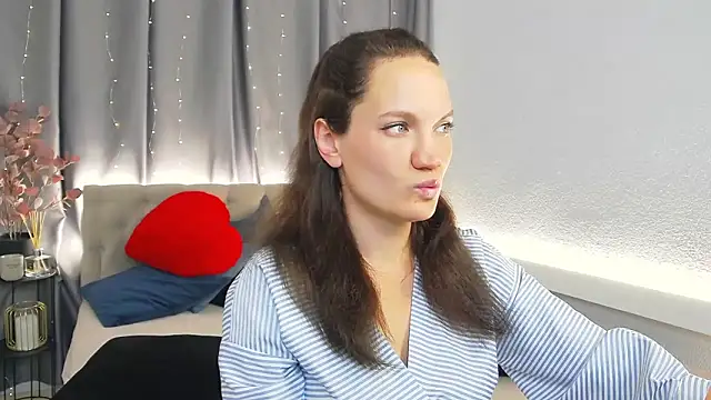 IvetaRayy online show from September 2025 12:23:01 PM