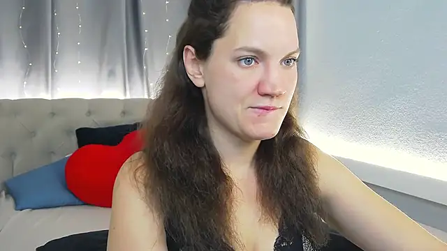 IvetaRayy online show from October 2025 01:01:01 PM