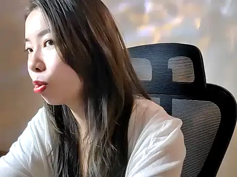 sallycui online show from September 2025 01:35:01 AM