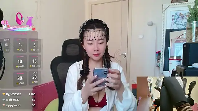 sallycui online show from November 2025 01:43:02 AM