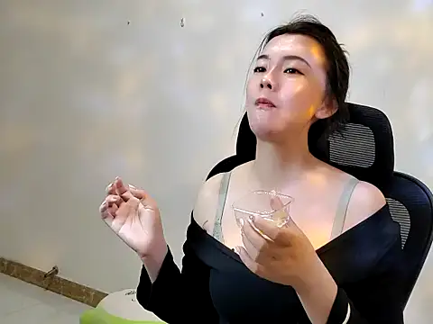 sallycui online show from September 2025 11:00:01 PM