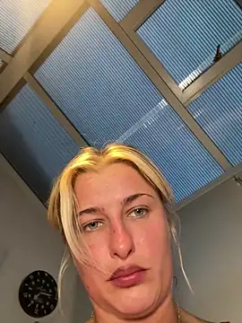 BabyBluexox online show from April 2026 07:33:02 PM