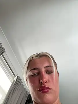 BabyBluexox online show from April 2026 11:06:01 AM