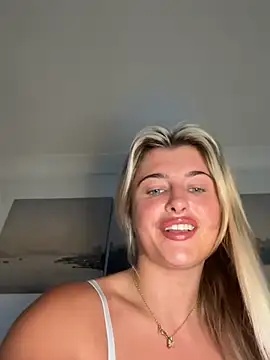 Snapshot of BabyBluexox chatting on June 2026 08:20:02 AM BabyBluexox online show from June 2026 08:20:02 AM