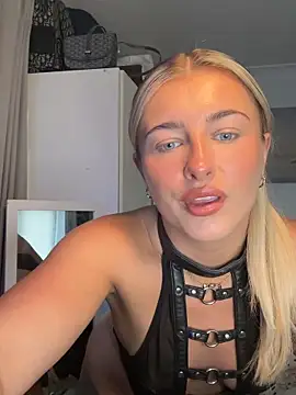 Snapshot of BabyBluexox chatting on June 2026 10:58:01 AM BabyBluexox online show from June 2026 10:58:01 AM