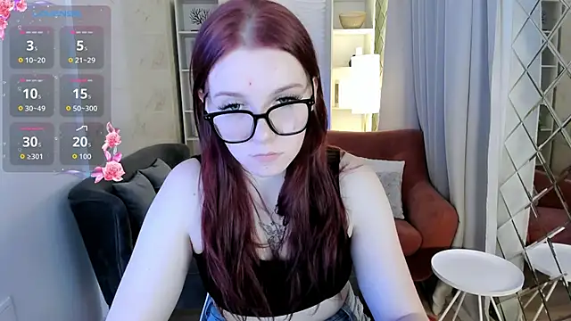 Layla Glam online show from March 2026 01:26:01 PM