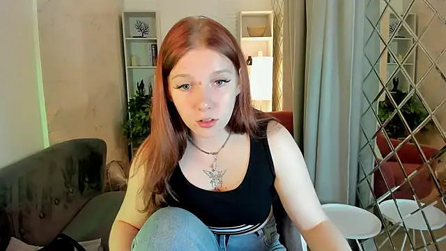 Snapshot of Layla_Glam chatting on November 2025 08:20:01 PM Layla Glam online show from November 2025 08:20:01 PM