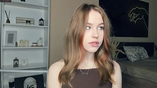 MaliaBourraine online show from May 2026 07:24:02 AM