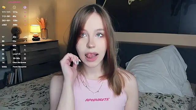 Snapshot of MaliaBourraine chatting on November 2025 07:09:01 AM MaliaBourraine online show from November 2025 07:09:01 AM