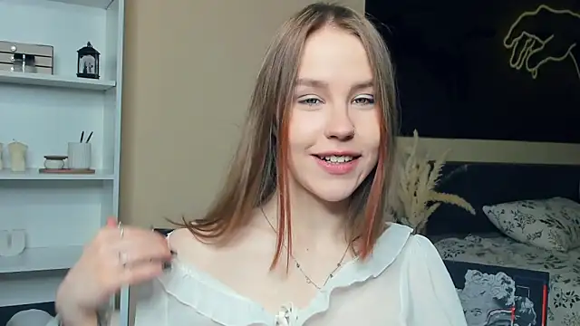 MaliaBourraine online show from May 2026 07:15:02 AM