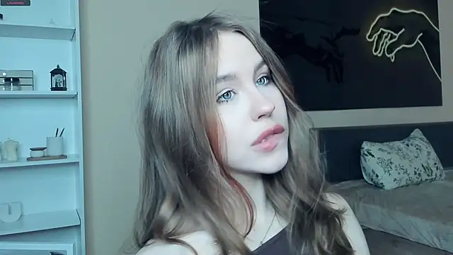 MaliaBourraine online show from May 2026 07:40:02 AM