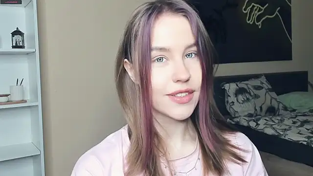 MaliaBourraine online show from May 2026 07:25:01 AM
