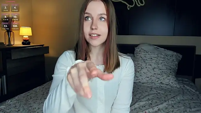 Snapshot of MaliaBourraine chatting on October 2025 07:10:01 AM MaliaBourraine online show from October 2025 07:10:01 AM