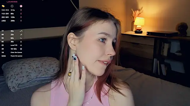 Snapshot of MaliaBourraine chatting on December 2025 07:18:01 AM MaliaBourraine online show from December 2025 07:18:01 AM