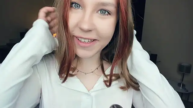 MaliaBourraine online show from September 2025 09:05:02 AM