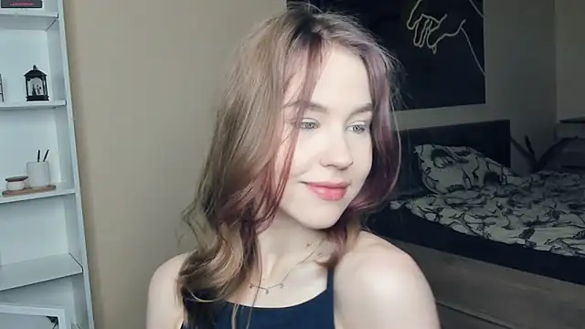 MaliaBourraine online show from May 2026 07:14:01 AM