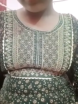 Snapshot of pari_rani7 chatting on November 2025 05:28:02 AM pari rani7 online show from November 2025 05:28:02 AM