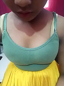 Snapshot of pari_rani7 chatting on October 2025 04:46:01 AM pari rani7 online show from October 2025 04:46:01 AM