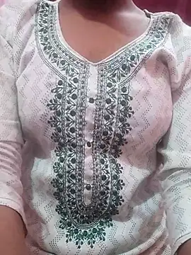 Snapshot of pari_rani7 chatting on November 2025 04:38:02 AM pari rani7 online show from November 2025 04:38:02 AM