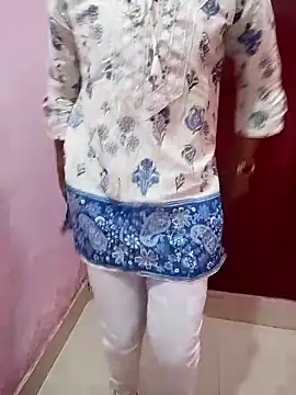 Snapshot of pari_rani7 chatting on November 2025 03:46:02 AM pari rani7 online show from November 2025 03:46:02 AM