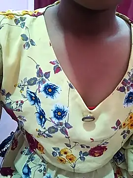 Snapshot of pari_rani7 chatting on November 2025 04:24:01 AM pari rani7 online show from November 2025 04:24:01 AM