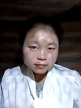 clara-cute online show from October 2025 01:33:01 PM