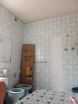 BubblyBeautiful online show from November 2025 01:04:02 PM