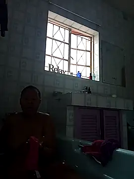 BubblyBeautiful online show from November 2025 01:10:01 PM