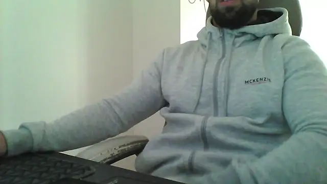 yourfantasy777 online show from February 2026 05:25:01 PM