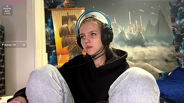 Snapshot of Elira_Breeze chatting on December 2025 03:49:02 PM Elira Breeze online show from December 2025 03:49:02 PM