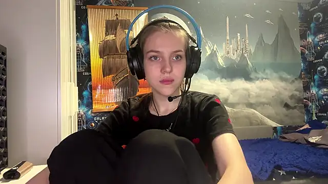 Snapshot of Elira_Breeze chatting on November 2025 05:27:01 PM Elira Breeze online show from November 2025 05:27:01 PM