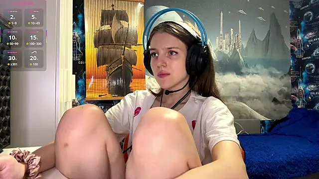 Snapshot of Elira_Breeze chatting on November 2025 01:44:02 PM Elira Breeze online show from November 2025 01:44:02 PM