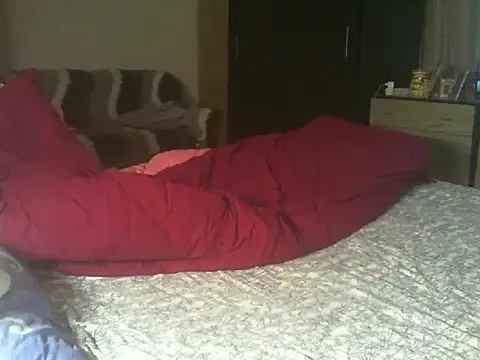 Lauray1 online show from November 2025 05:02:01 PM