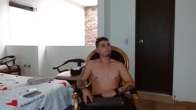 Snapshot of BooyHott_ chatting on October 2025 07:25:02 PM BooyHott online show from October 2025 07:25:02 PM