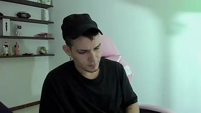 Snapshot of BooyHott_ chatting on December 2025 09:42:02 PM BooyHott online show from December 2025 09:42:02 PM