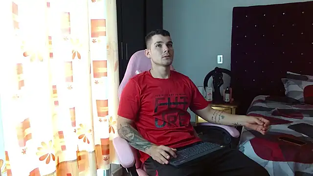 Snapshot of BooyHott_ chatting on November 2025 06:52:01 PM BooyHott online show from November 2025 06:52:01 PM