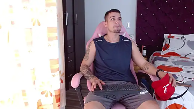 Snapshot of BooyHott_ chatting on October 2025 06:30:02 PM BooyHott online show from October 2025 06:30:02 PM