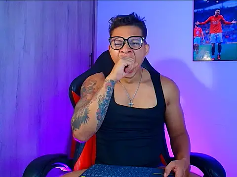 Snapshot of evan_greey chatting on October 2025 03:40:02 AM evan greey online show from October 2025 03:40:02 AM