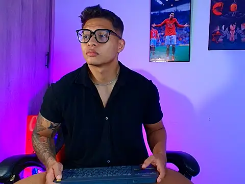 Snapshot of evan_greey chatting on October 2025 01:31:02 AM evan greey online show from October 2025 01:31:02 AM