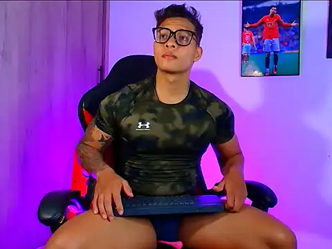 Snapshot of evan_greey chatting on October 2025 03:52:02 AM evan greey online show from October 2025 03:52:02 AM