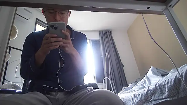 leeyoung  online show from October 2025 06:32:01 AM