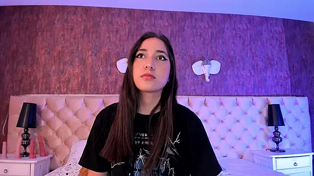 LiaaTurner online show from September 2025 09:20:02 PM