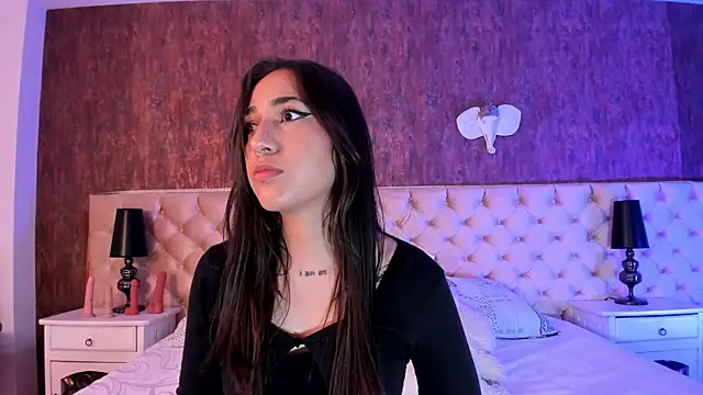 LiaaTurner online show from October 2025 09:16:02 PM