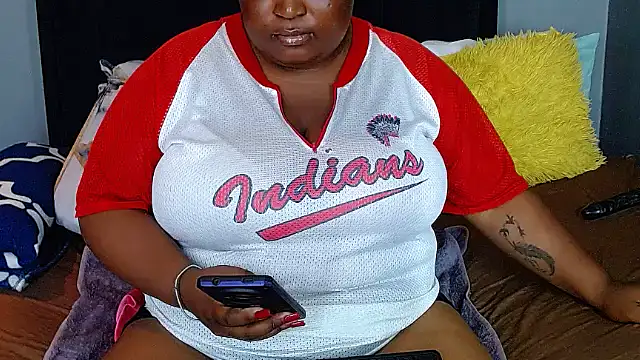 Snapshot of BIG_BOOBSxXxxX chatting on October 2025 12:18:01 PM BIG BOOBSxXxxX online show from October 2025 12:18:01 PM
