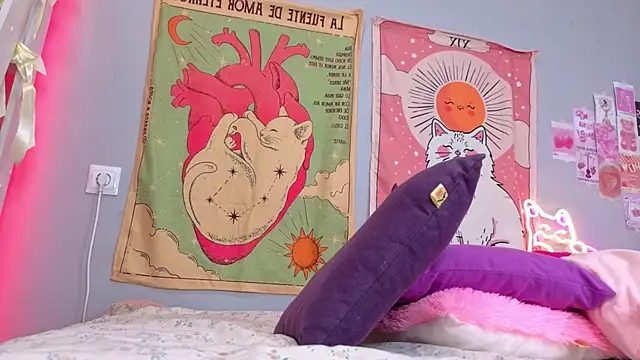 Leri Dells online show from April 2026 01:01:01 AM