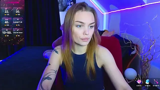 KitsyMoore online show from October 2025 01:01:01 PM